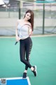 See the beautiful young girl showing off her body on the tennis court with tight clothes (33 pictures) P22 No.783c93